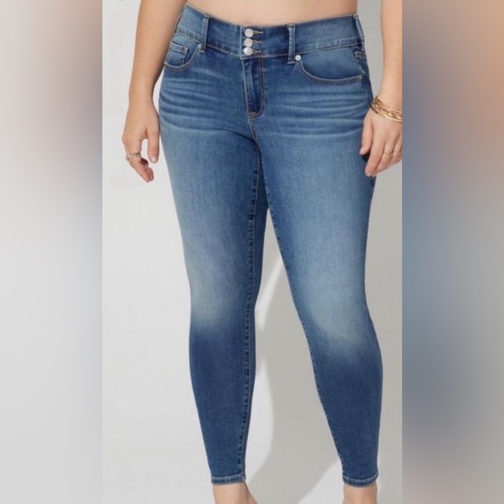 Torrid Blue jegging Jeans with Stretchy Fit and Faded Wash 18R